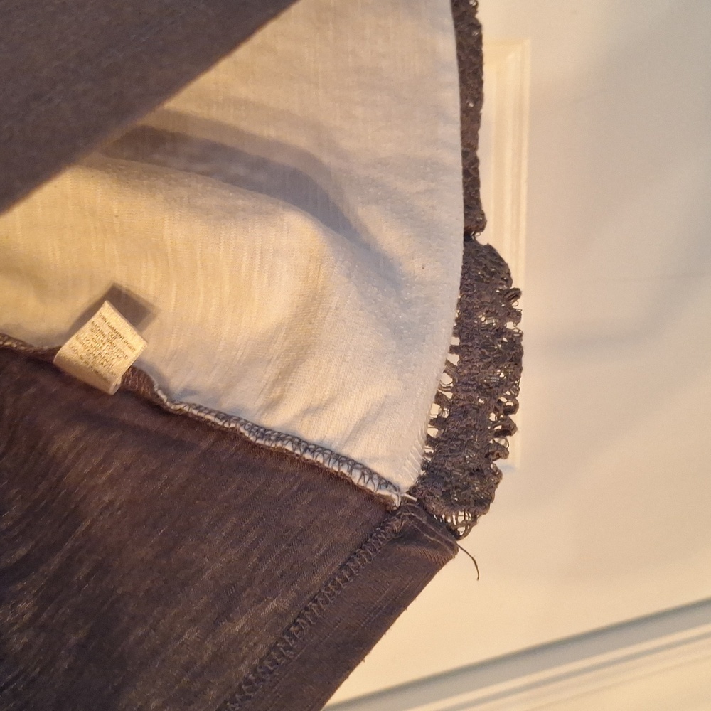 Layered Lace Tank - Picture 4 of 4